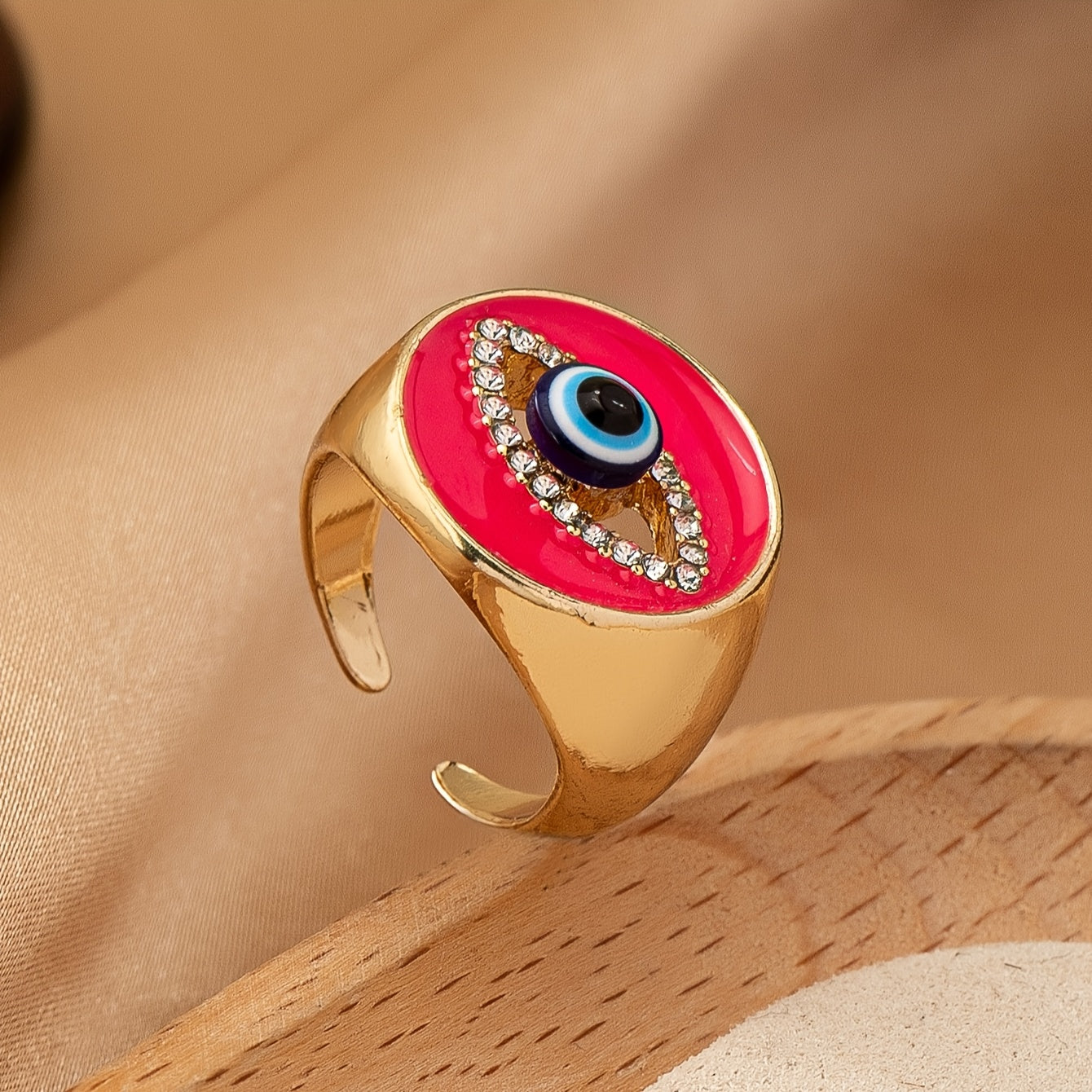 One Fashionable and Elegant Metal Enamel Glaze Devil's Eye Ring for Women's Daily Wear