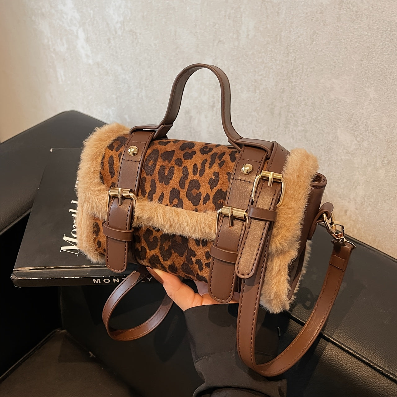 Fashion Leopard Print Crossbody Bag, Faux Leather Shoulder Messenger Handbag, Chic Solid Color with Faux Fur Trim, with Magnetic Closure and Polyester Lining, for Occasion-Ready Accessory