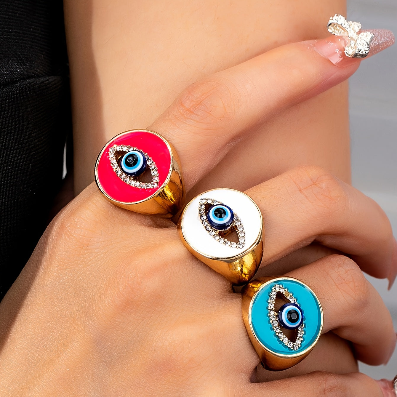 One Fashionable and Elegant Metal Enamel Glaze Devil's Eye Ring for Women's Daily Wear