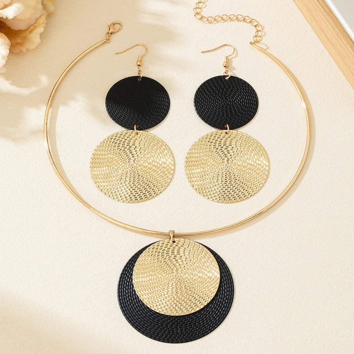 2PCS Large Round Earrings Collar Necklace Set for Women Exaggerated Ripple Points Metal Geometric Pendant Necklace Jewelry