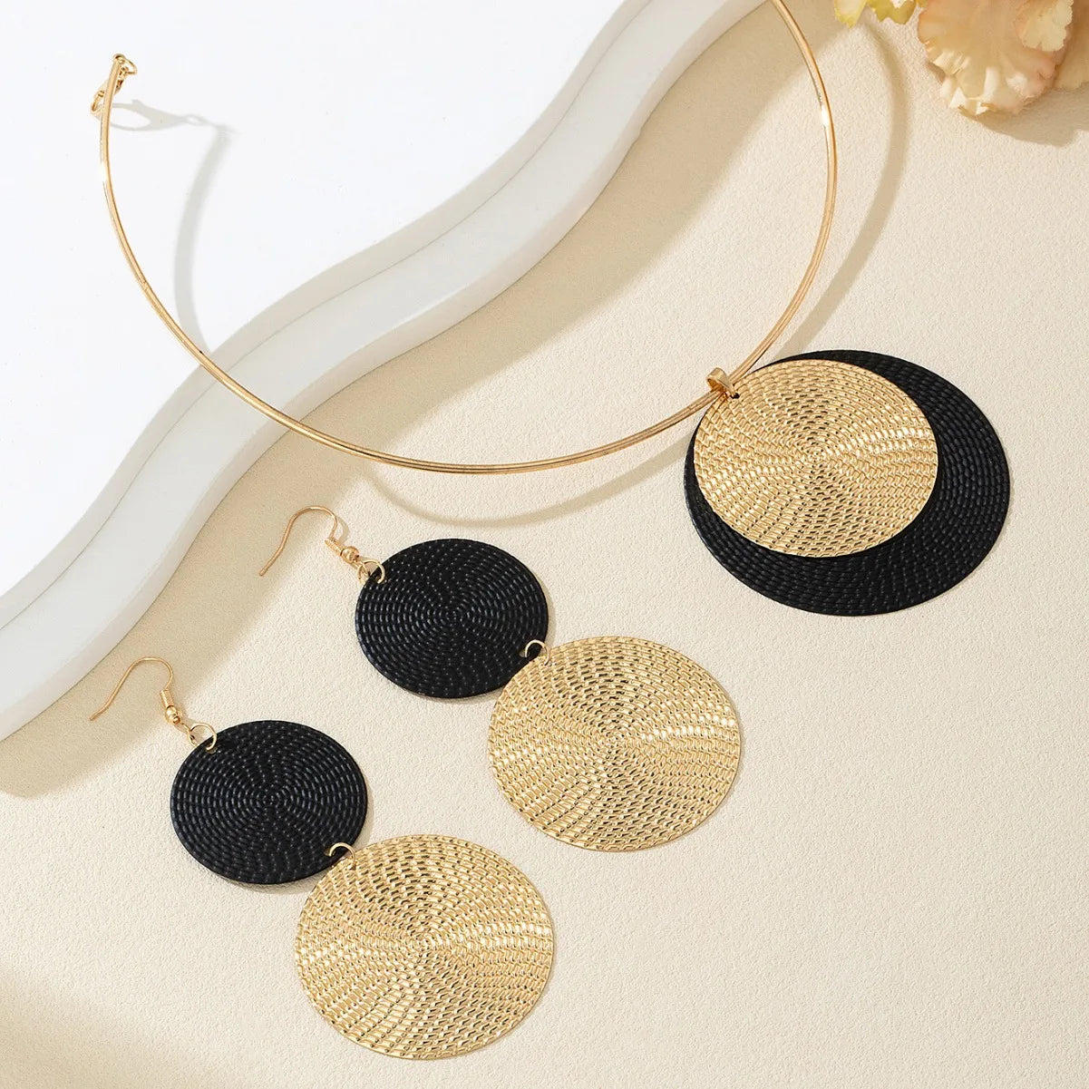 2PCS Large Round Earrings Collar Necklace Set for Women Exaggerated Ripple Points Metal Geometric Pendant Necklace Jewelry