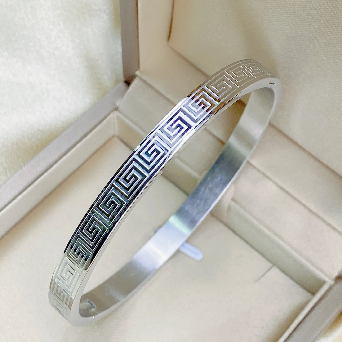 Stainless Steel fashion couple bracelet Classic fashion Maze Print women's jewelry anniversary Gift Multi-size