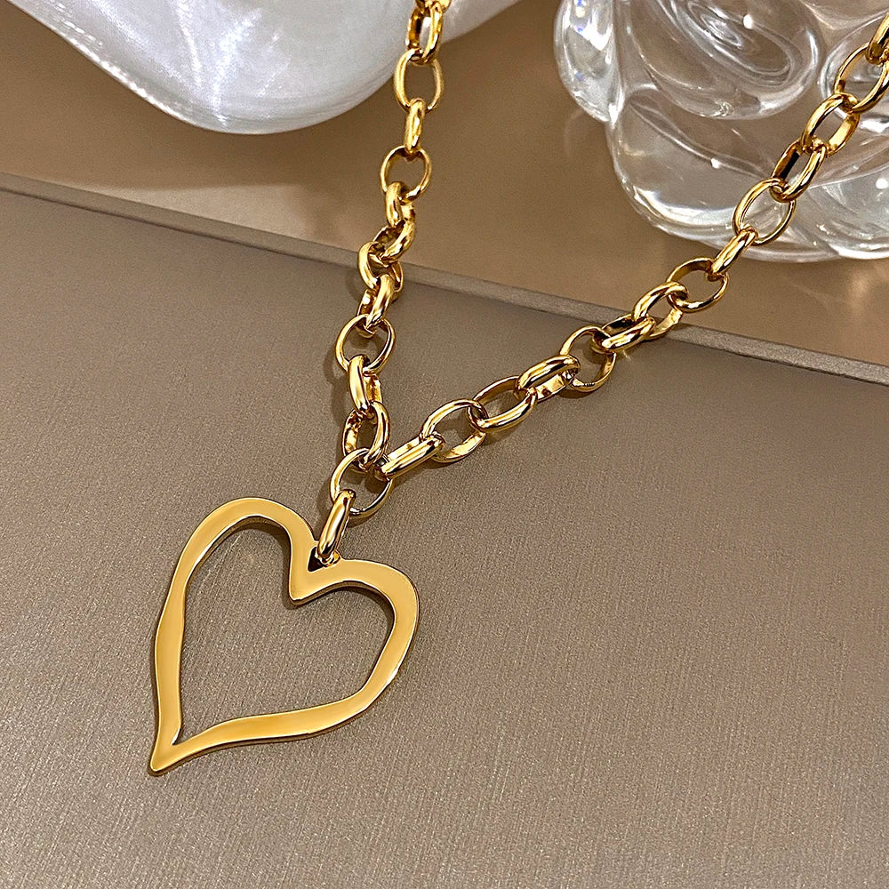 Trend Stainless Steel Irregular Hollow Big Heart Pendant Necklace for Women Golden Metal Thick Sweater Chain Necklace Jewelry