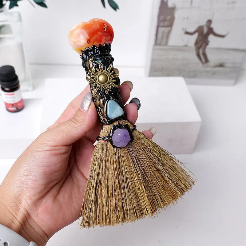 Natural Crystal Heart Shaped Magic Broom Witch Broom Reiki Gemstone For Cleaning Healing Fengshui Home Decorations