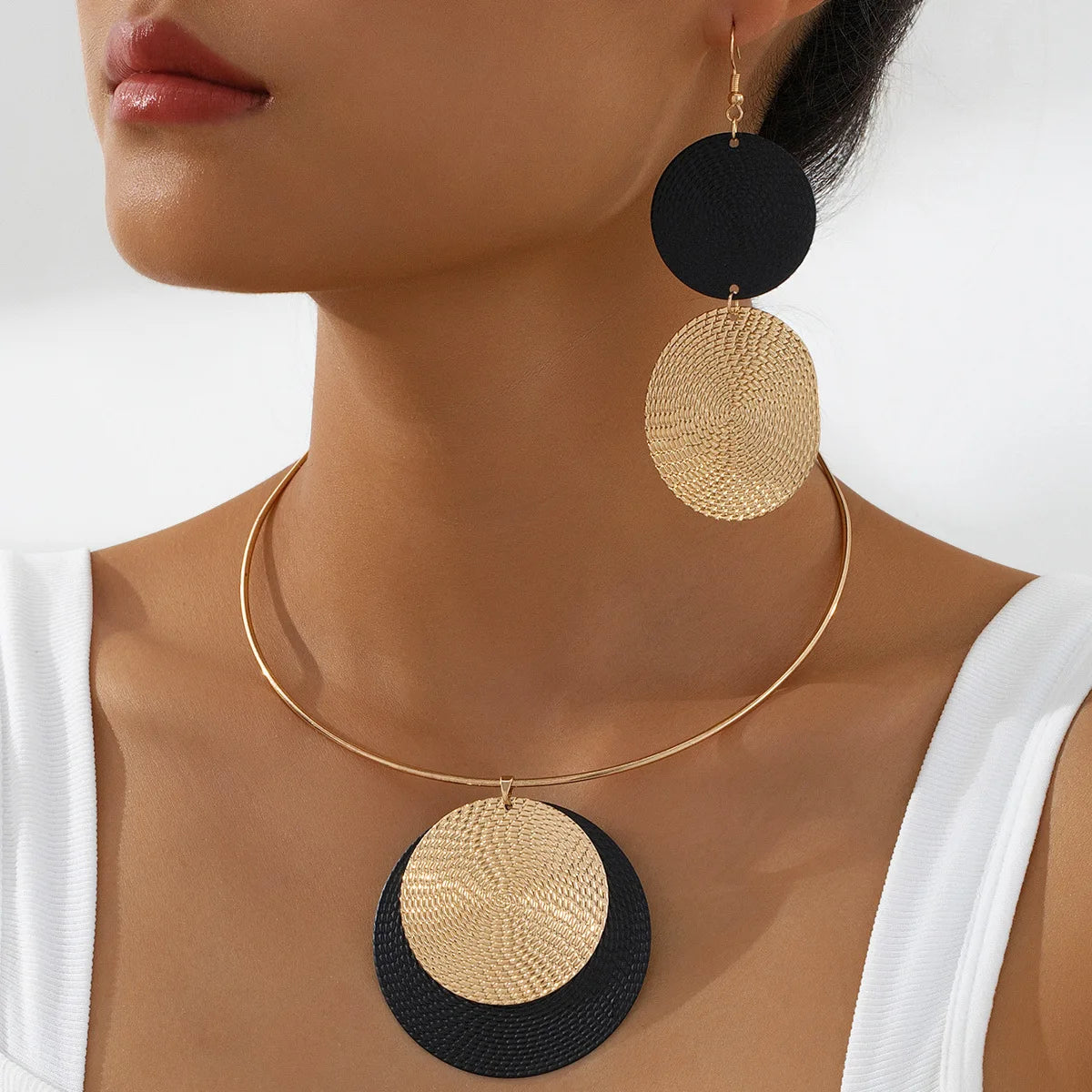 2PCS Large Round Earrings Collar Necklace Set for Women Exaggerated Ripple Points Metal Geometric Pendant Necklace Jewelry