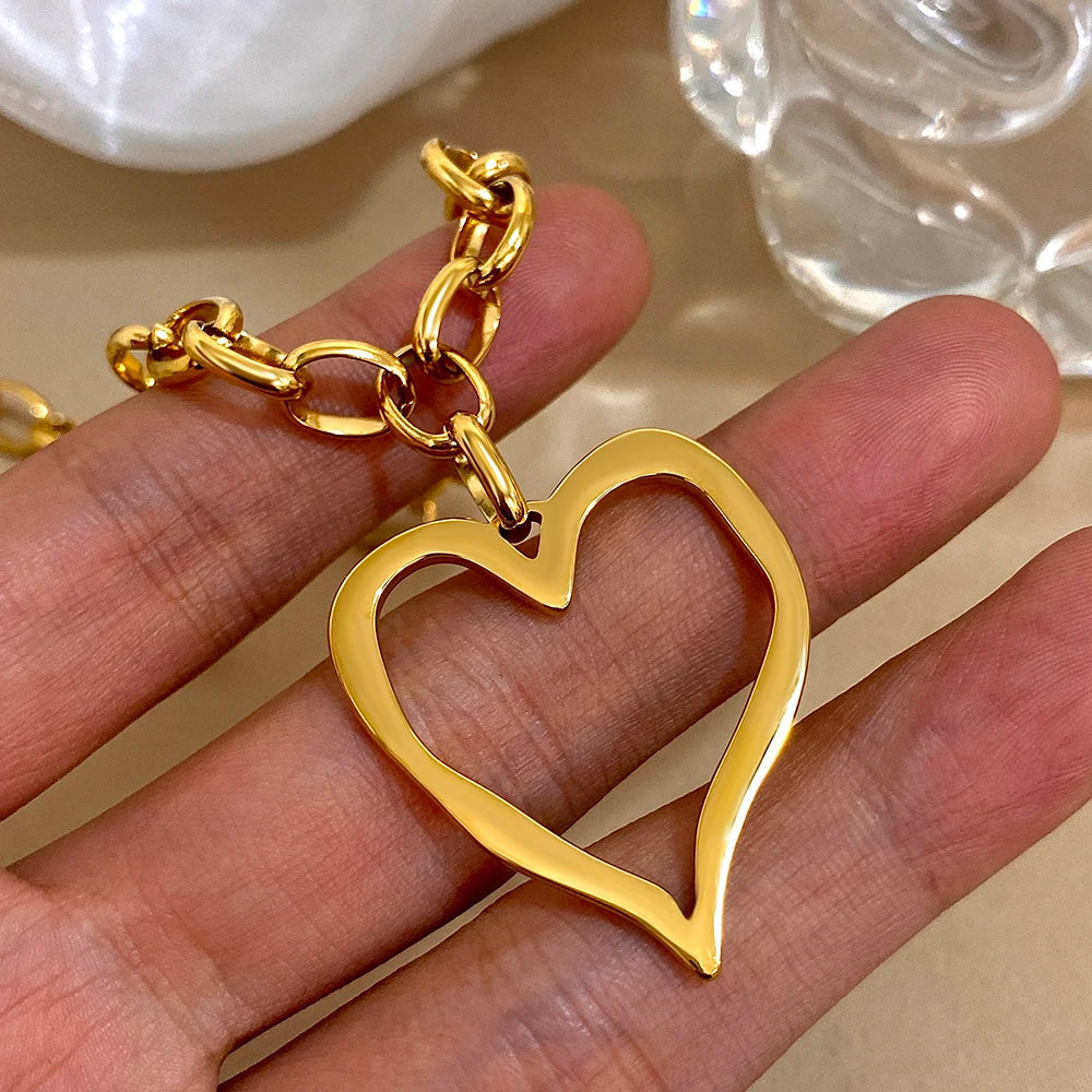 Trend Stainless Steel Irregular Hollow Big Heart Pendant Necklace for Women Golden Metal Thick Sweater Chain Necklace Jewelry