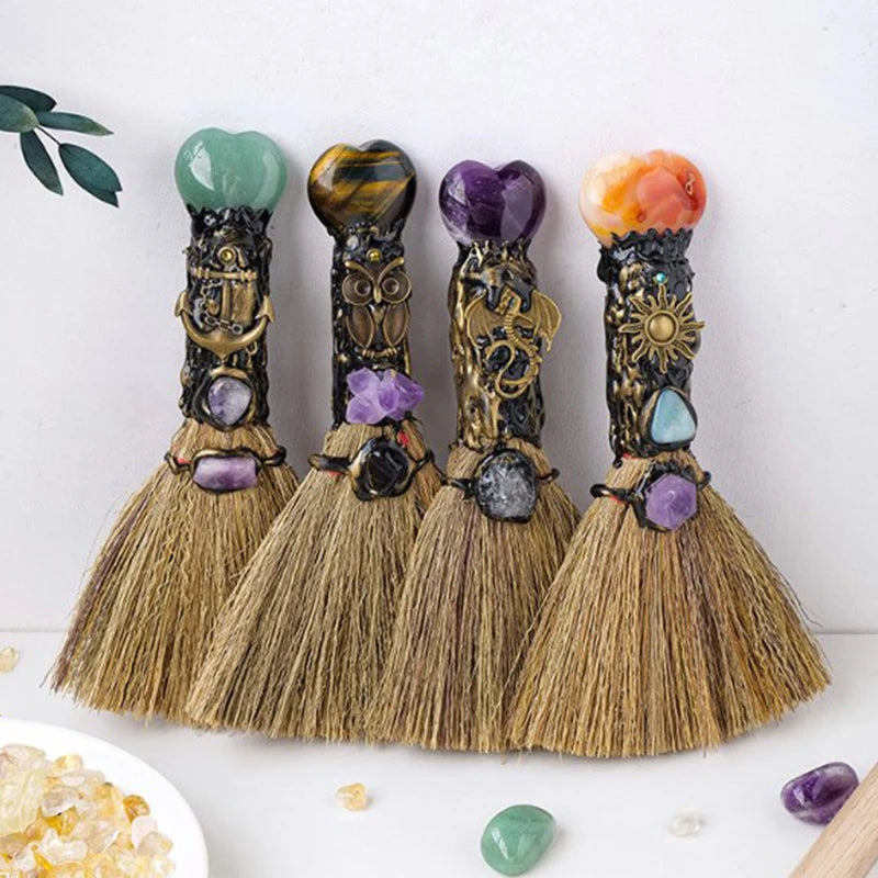 Natural Crystal Heart Shaped Magic Broom Witch Broom Reiki Gemstone For Cleaning Healing Fengshui Home Decorations