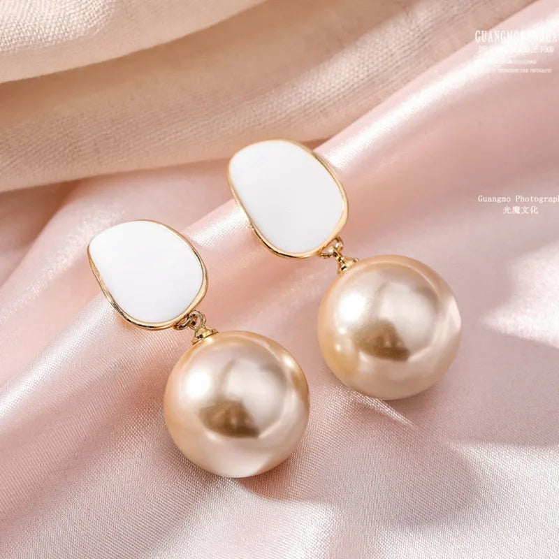 2022 Korean Trendy Elegant Shiny Round White Red Champagne Pearl Hoop Drop Earrings Circle Ball Bead Pendant Dangle Women's Gift