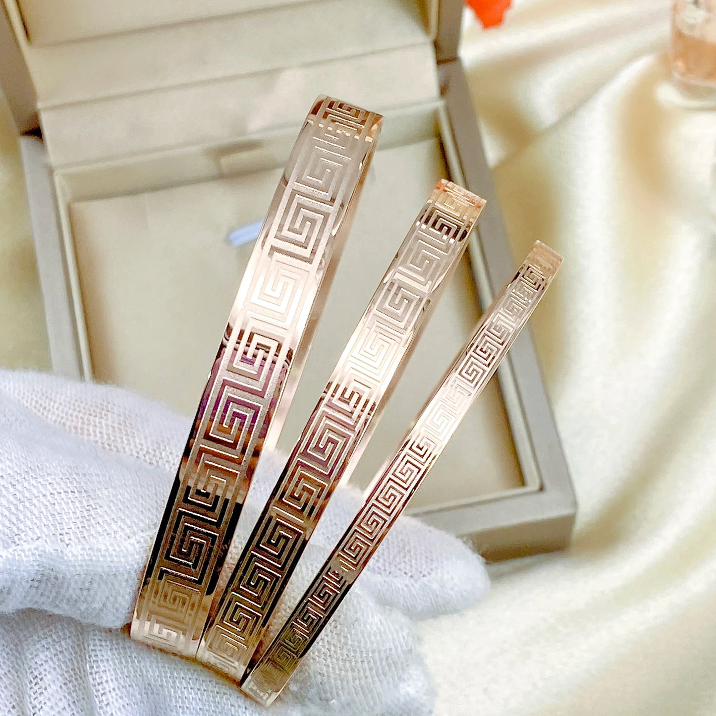 Stainless Steel fashion couple bracelet Classic fashion Maze Print women's jewelry anniversary Gift Multi-size