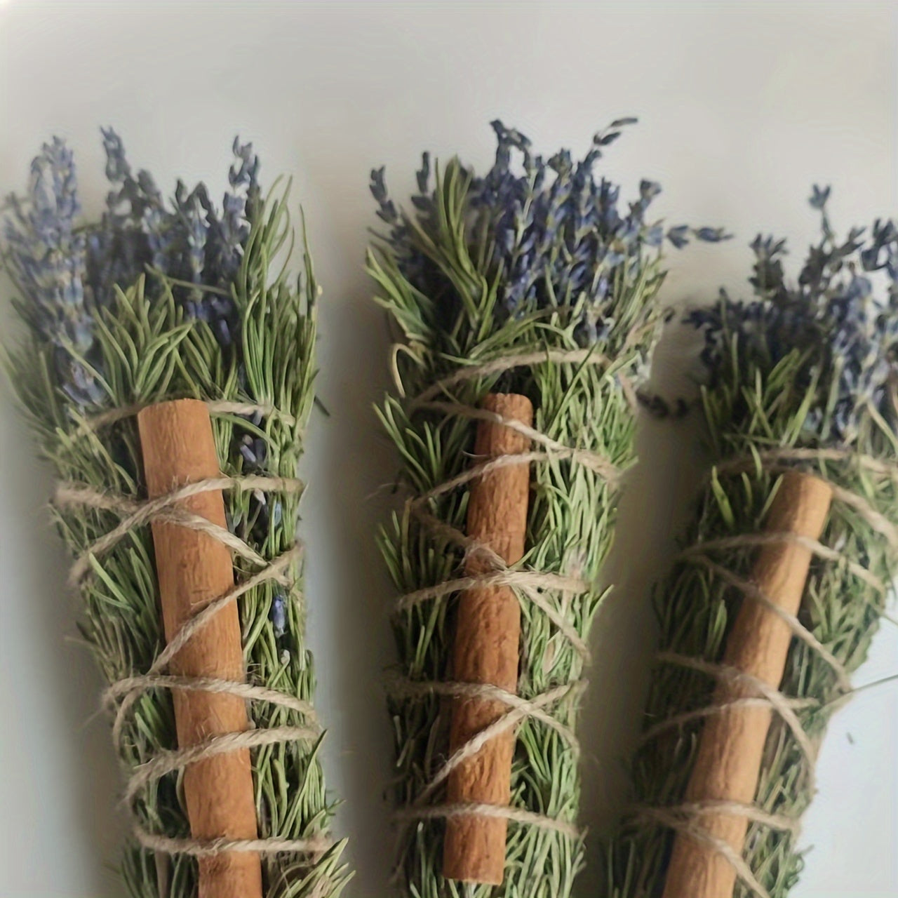 1pc/3pcs Natural Rosemary, Lavender, Cinnamon Plant Aromatherapy Sticks, Purifying Space Meditation, Holiday Gift, Natural Plant Essence for Relaxation and Calm